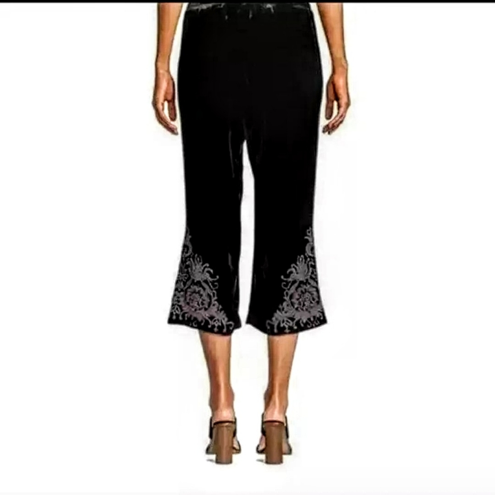 SOLD- Johnny Was JW Los Angeles Black Velvet Embroidered CAPRI- Size MEDIUM